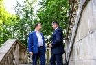 Zdjęcie ze spotkania Marszałków Województw z Komisarzem ds. Budżetu, zwalczania nadużyć finansowych i administracji publicznej Panem Piotrem Serafinem, które odbyło się w Krakowie.