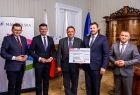 Przekazanie promes na inwestycje wodno-kanalizacyjne