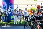 Iwona Gibas z zarządu województwa oraz radna województwa Danuta Kawa na starcie Małopolska Tour