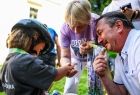 Gratulacje dla najmłodszych uczestników rajdu rowerowego