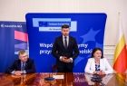 Przekazanie promes dla instytucji naukowych