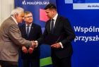 Przekazanie promes dla instytucji naukowych