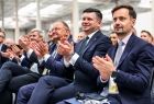 Marszałek Łukasz Smółka siedzący na widowni.