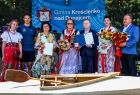 Zdjęcie grupowe z olimpijką Marią Ćwiertniewicz.