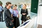 Zwiedzanie Małopolskiego Centrum Nauki Cogiteon – nowoczesnej instytucji województwa małopolskiego, której misją jest popularyzacja nauki i wspieranie edukacji poprzez interaktywne wystawy oraz innowacyjne programy dydaktyczne.