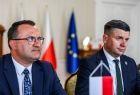 Zdjęcie ze spotkania marszałka Łukasza Smółki z delegacją amerykańską, na czele której stał David Stuebe – burmistrz miasta Washougal oraz członek Izby Reprezentantów stanu Waszyngton.