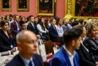 Konferencja naukowa pod tytułem "Tysiąclecie suwerenności Polski", która odbyła się 25 kwietnia w krakowskich Sukiennicach. Stanowiła ona część obchodów jubileuszu Tysiąclecia Królestwa Polskiego.