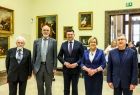 Konferencja naukowa pod tytułem "Tysiąclecie suwerenności Polski", która odbyła się 25 kwietnia w krakowskich Sukiennicach. Stanowiła ona część obchodów jubileuszu Tysiąclecia Królestwa Polskiego.