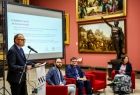 Konferencja naukowa pod tytułem "Tysiąclecie suwerenności Polski", która odbyła się 25 kwietnia w krakowskich Sukiennicach. Stanowiła ona część obchodów jubileuszu Tysiąclecia Królestwa Polskiego.