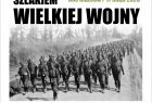 Grafika promująca Noc Muzeów 2025 a na niej archiwalne zdjęcie maszerujących żołnierzy