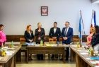 Iwona Gibas z zarządu województwa oraz władze samorządowe i radni gminy Trzyciąż