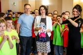 Przejdź do: Śpiewająco podbijają świat. Spotkanie z chórem „Clave de Sol” 
