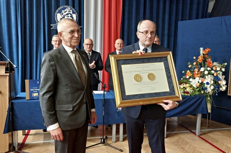 Polonia Minor dla Zespół Szkół Akademickich im. Króla Bolesława Chrobrego w Nowym Sączu