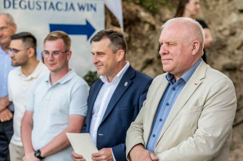 Zdjęcia z 8. edycji Biesiady Rycerskiej w Melsztynie, która odbyła się w dniach 21-22 czerwca.