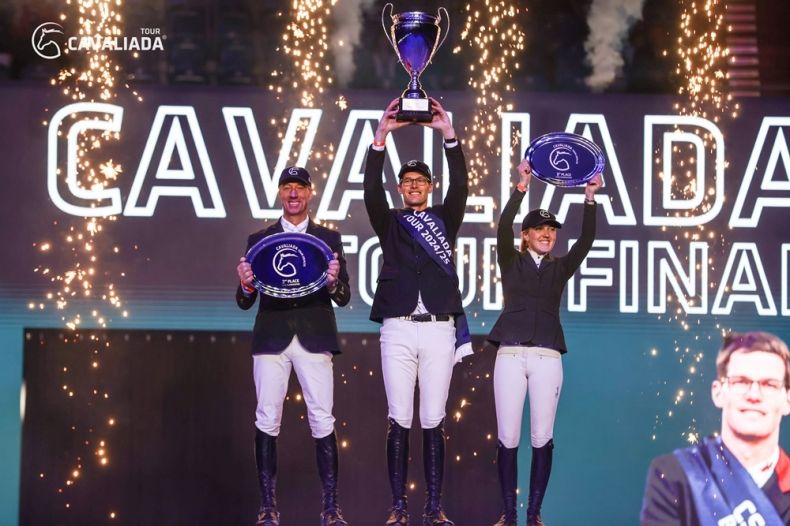 na podium