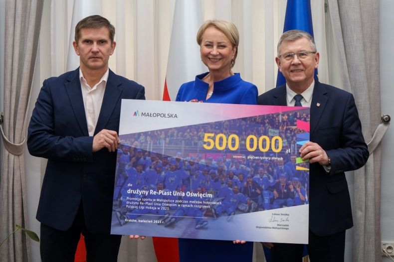 symboliczny czek został przekazany