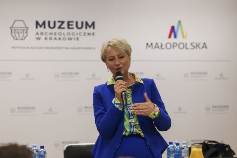 Przemawia Iwona Gibas z Zarządu Województwa Małopolskiego