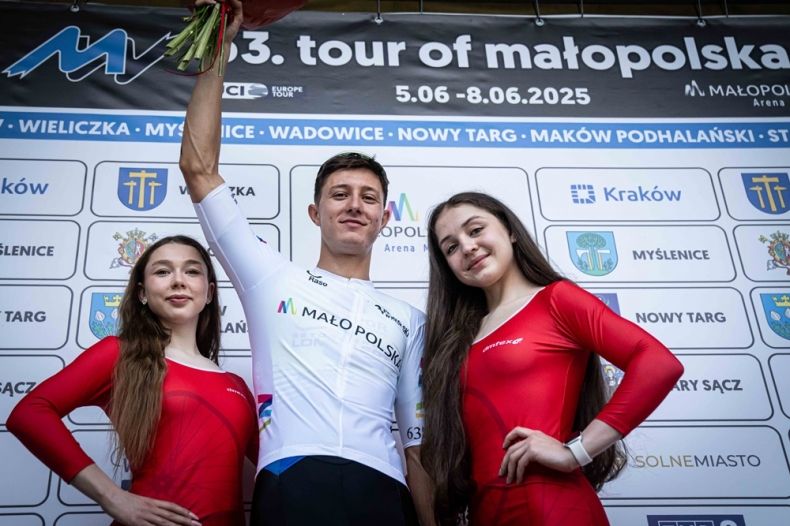 zwycięzca na podium