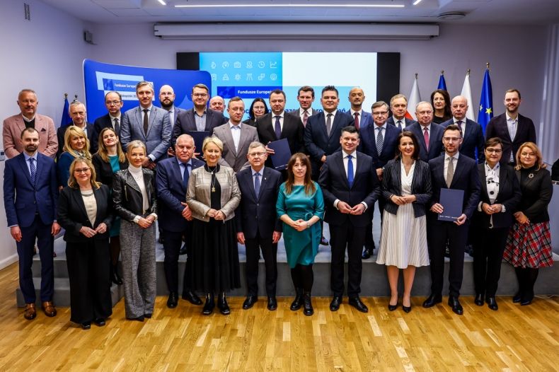 Przekazanie Porozumień Terytorialnych przedstawicielom małopolskich stowarzyszeń ZIT oraz IIT