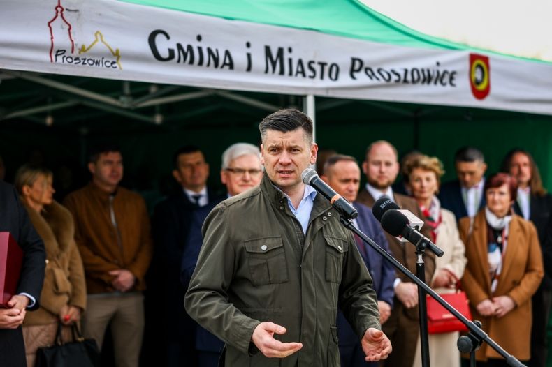 Otwarto zmodernizowane targowisko w Proszowicach