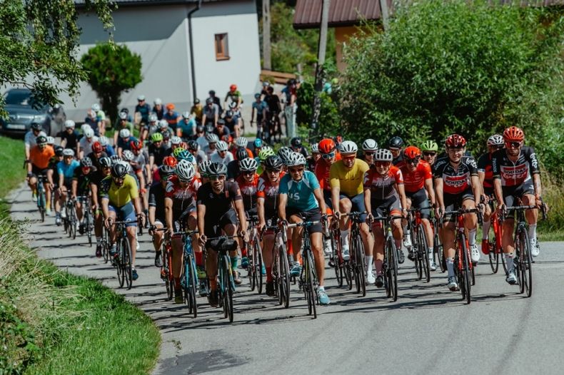 peleton na trasie