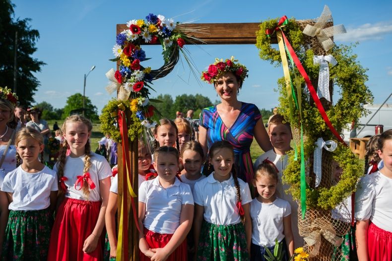 Szukanie paproci i puszczanie wianków. Sobótka nad Dunajcem w Ostrowie