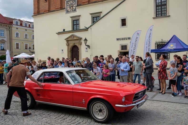 Zabytki na czterech kółkach na tarnowskim rynku