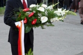 Przejdź do: Kwiaty pod Pomnikiem Ofiar Stalinizmu