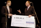 Wicemarszałek Leszek Zegzda (z prawej) podczas plebiscytu "Ziarnko Gorczycy 2008"