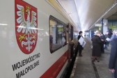 Przejdź do: Województwo przekazało nowoczesne pociągi Przewozom Regionalnym