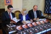 Przejdź do: Książka i Róża w tarnowskim Ratuszu