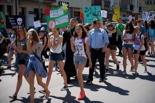 Dąbrowa Tarnowska: III edycja happeningu promującego „Modę na życie wolne bez uzależnień”