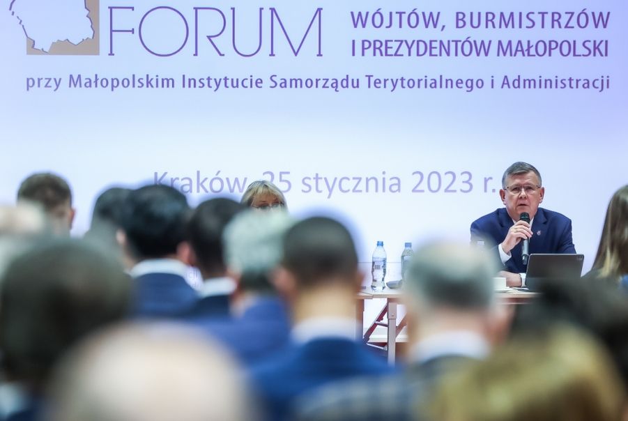 Przejdź do: O funduszach europejskich na Forum wójtów, burmistrzów i prezydentów Małopolski