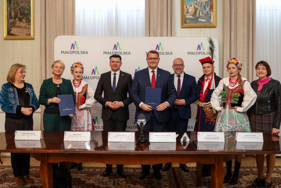 Przejdź do: 11. Międzynarodowe Małopolskie Spotkania z Folklorem