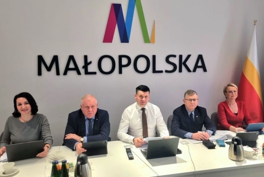 Przejdź do: ZWM: Prawie 24 mln złotych na transport, system gospodarki odpadami, VeloRabę i infrastrukturę