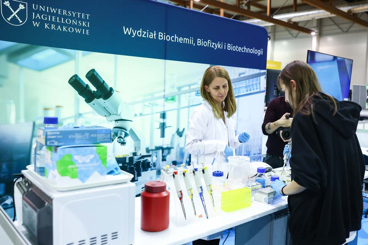 Stoisko Wydziału Biochemii UJ.