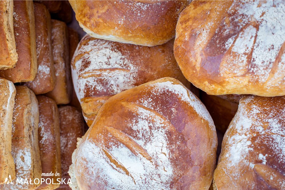 Na zdjęciu miód chleb prądnicki.