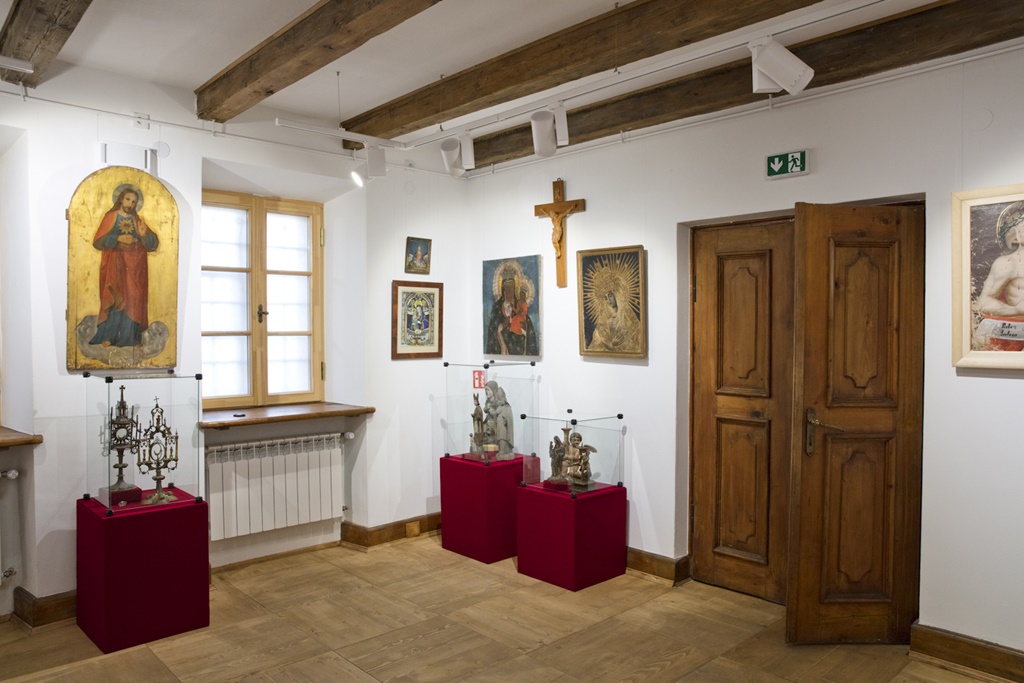 Wystawa Dawna Sztuka i przedmioty sakralne w tarnowskim Muzeum Etnograficznym